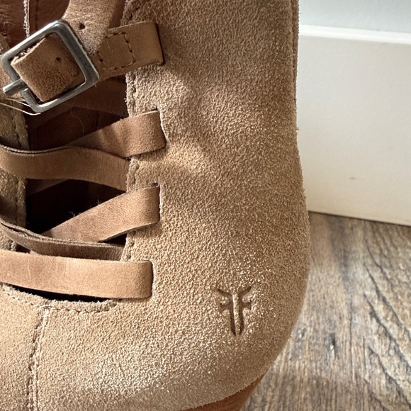 Frye | Reed Strappy Booties - Suede - Picture 4 of 10